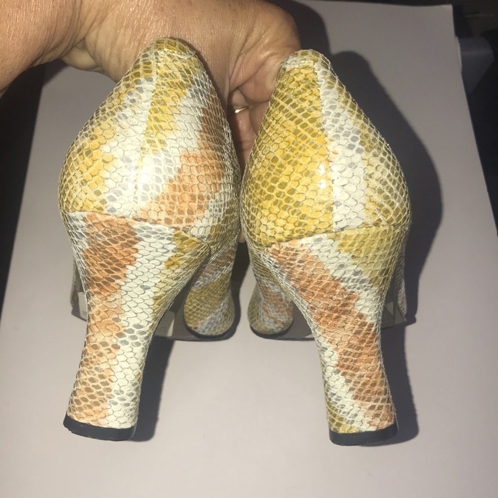 NWOT Women’s Bellini Leather Heels - Picture 4 of 8